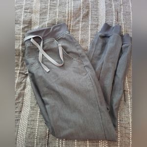 Figs jogger style scrub pants